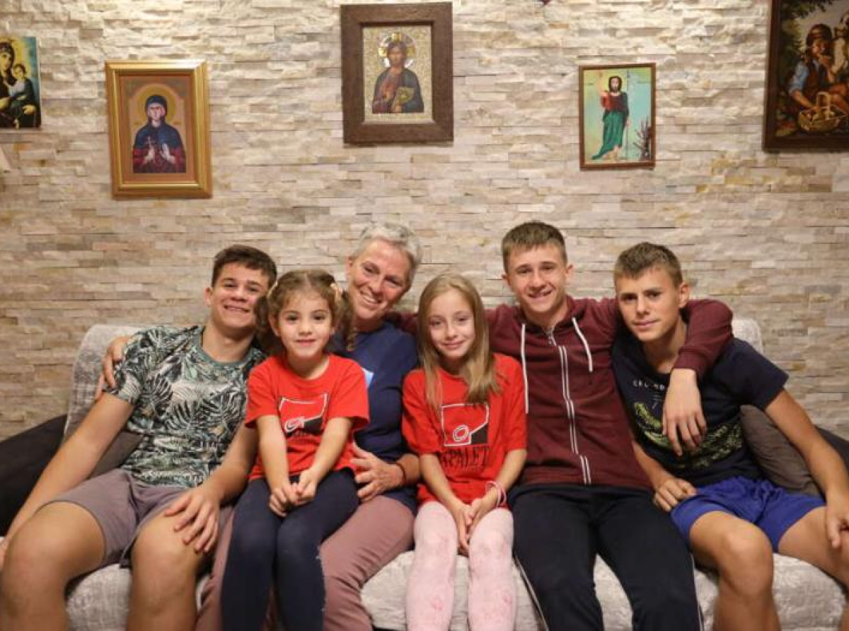 Upoznajte "Zvijezde Doboja": One spasavaju napuštenu djecu i pusta sela i gaje čudesno povrće