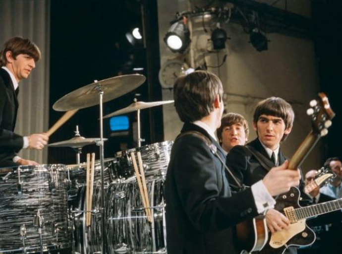  	 Sam Mendes režira četiri biografska filma o Beatlesima