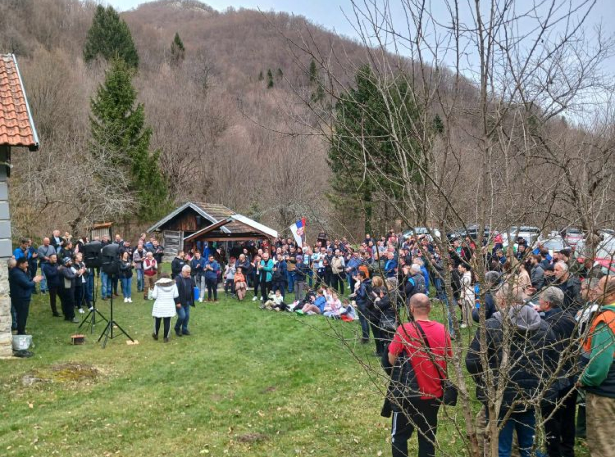 Protesti u Dubokoj protiv male hidroelektrane: Ne damo da nam rijeku stave u cijev