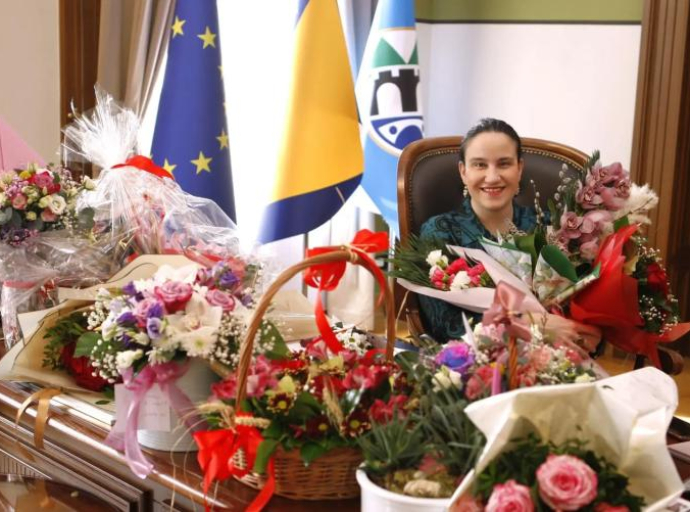 Rubina Čengić: Benjamina Karić u (vlastitoj) Zemlji čuda