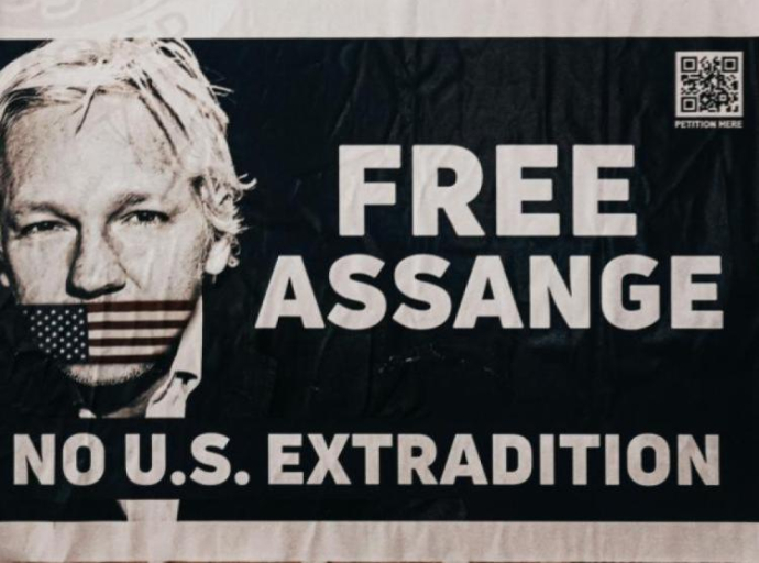 SAD dao garancije britanskom sudu za Assangeovo izručenje, Assangeova supruga ih opisuje kao “besramna zavaravanja”