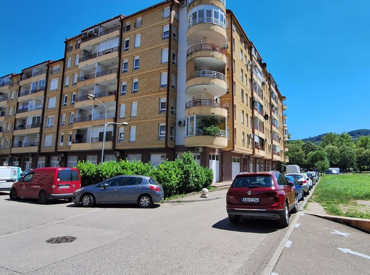 Stanarima bez parkinga grad „ucrtao“ novu zgradu