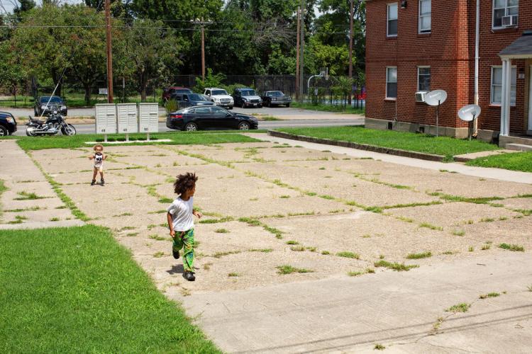 taylor children playing 1050