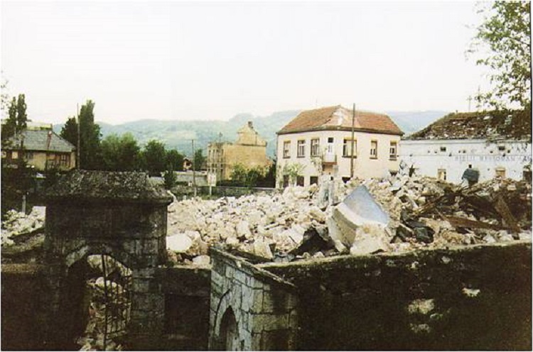 Arnaudija srusena