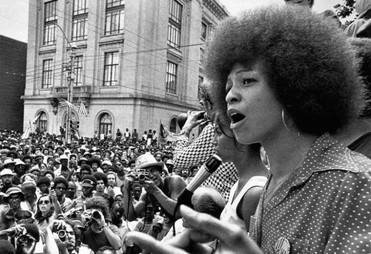 angela davis afro 768x526