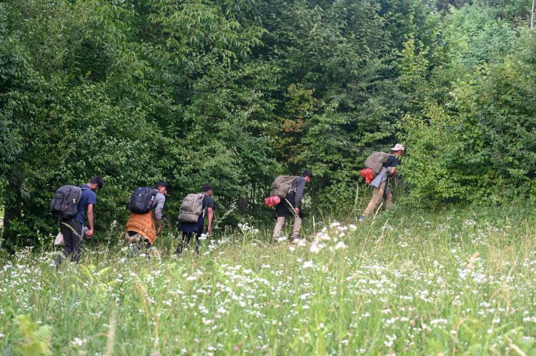 Grupa migranata i izbjeglica u BiH foto Ajdin Kamber Fotobaza.ba