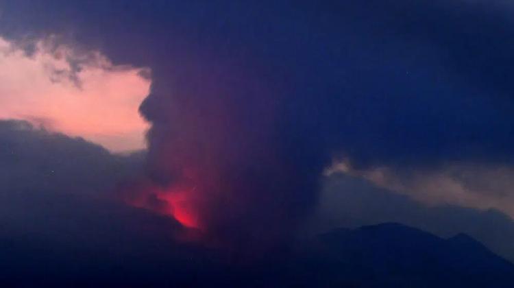 erupcija vulkana japan beta