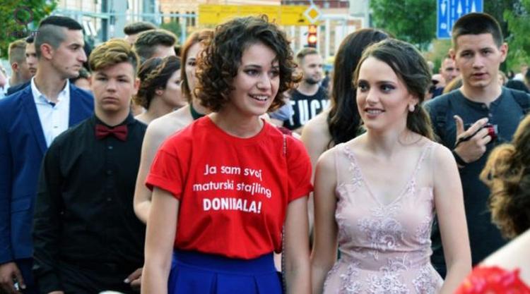 image 696x387