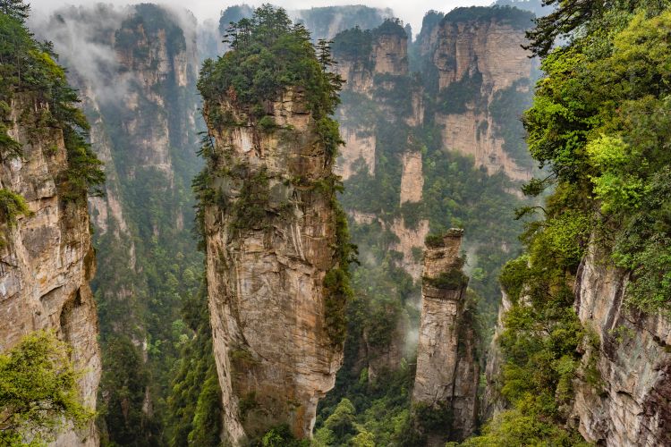 Zhangjiajie Foto Alexander Schimmeck unsplash